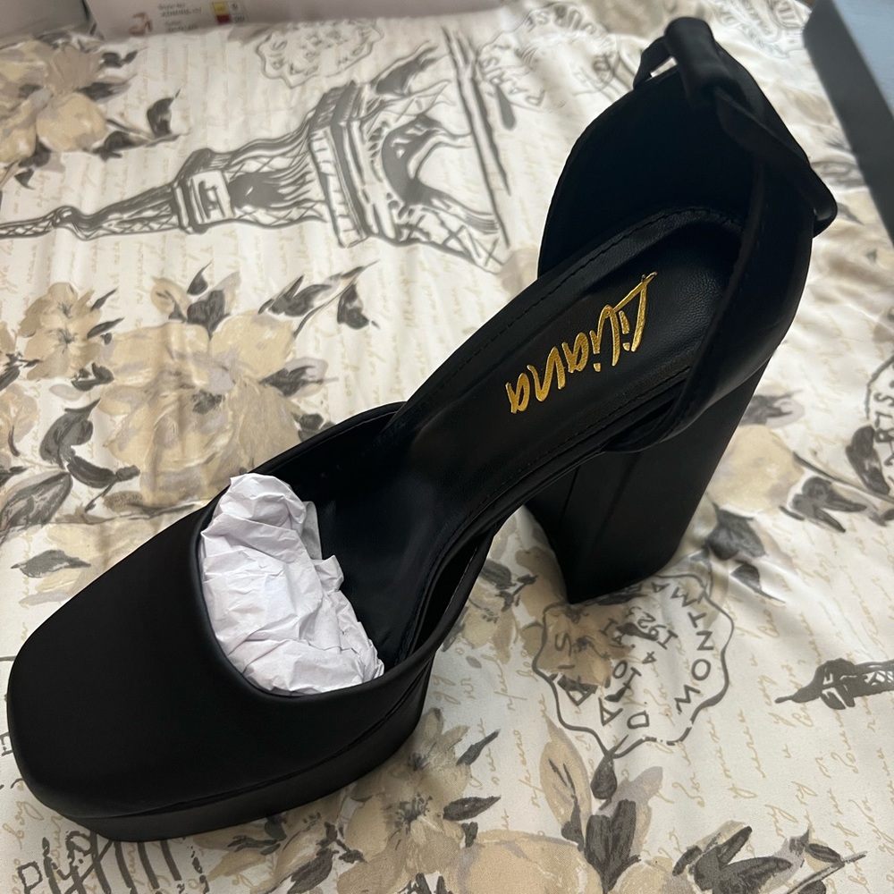 Liliana Black Platform Heels